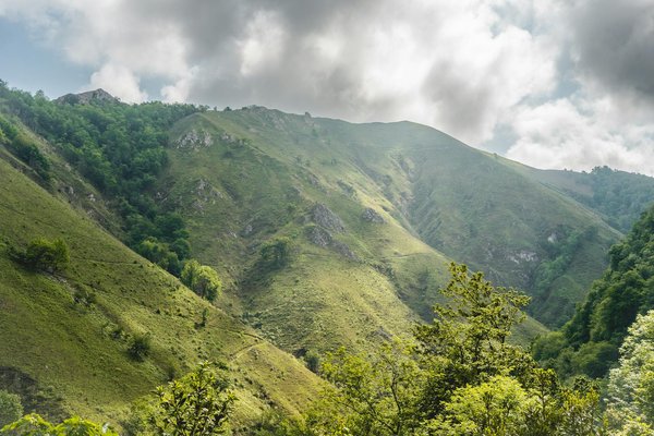 Les applications mobiles indispensables pour la randonnée en montagne